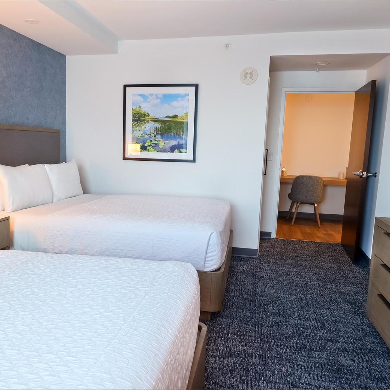 Deluxe Double Queen Suite